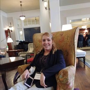 Meet your Posher, Julia